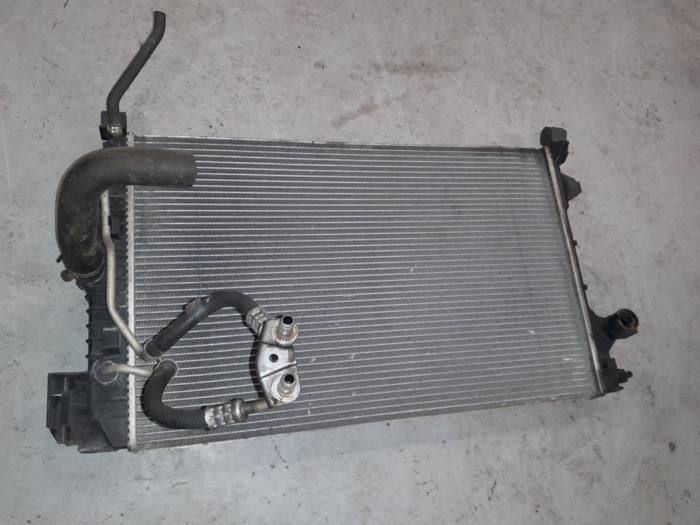 Usagé Radiateur Fiat Croma (194) 1.9 D Multijet 16V Prix € 85,00 Règlement à la marge proposé par A.T.S. van de Wiel