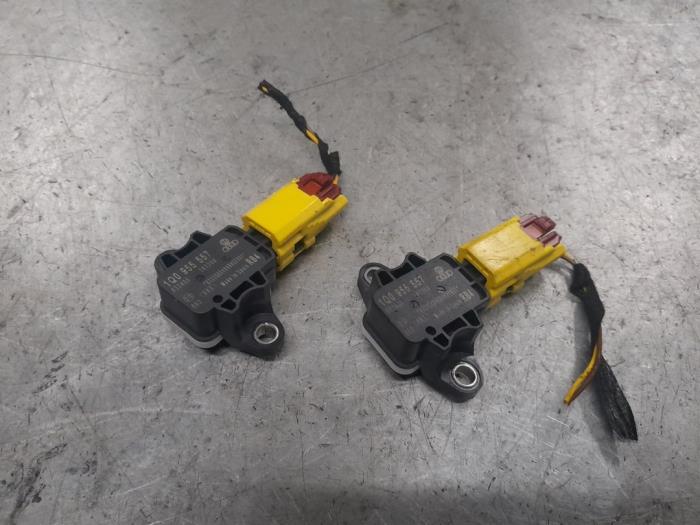 Airbag sensors with part number 1Q0955557 stock | ProxyParts.com