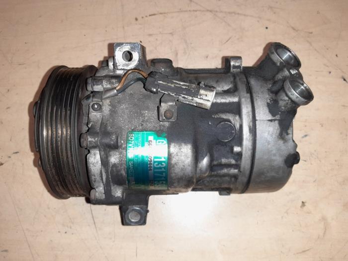 Usagé Pompe clim Fiat Croma (194) 1.9 D Multijet 16V Prix € 55,00 Règlement à la marge proposé par A.T.S. van de Wiel
