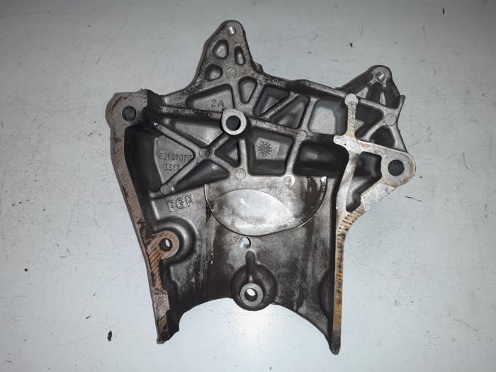 Usagé Support moteur Fiat Croma (194) 1.9 D Multijet 16V Prix € 35,00 Règlement à la marge proposé par A.T.S. van de Wiel