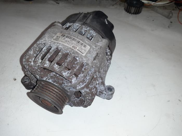 Begagnade Dynamo Fiat 500 (312) 1.4 16V Pris € 55,00 Marginaltabell erbjuds av A.T.S. van de Wiel