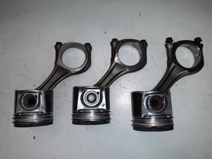 Usados Pistón Fiat Ducato (250) 2.3 D 150 Multijet Precio € 200,00 Norma de margen ofrecido por A.T.S. van de Wiel