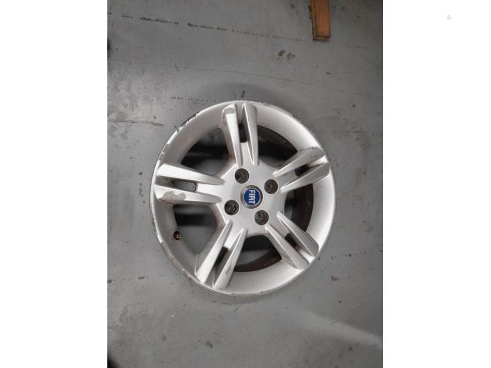 Używane Obrecz Fiat Grande Punto (199) 1.4 Cena € 75,00 Procedura marży oferowane przez A.T.S. van de Wiel