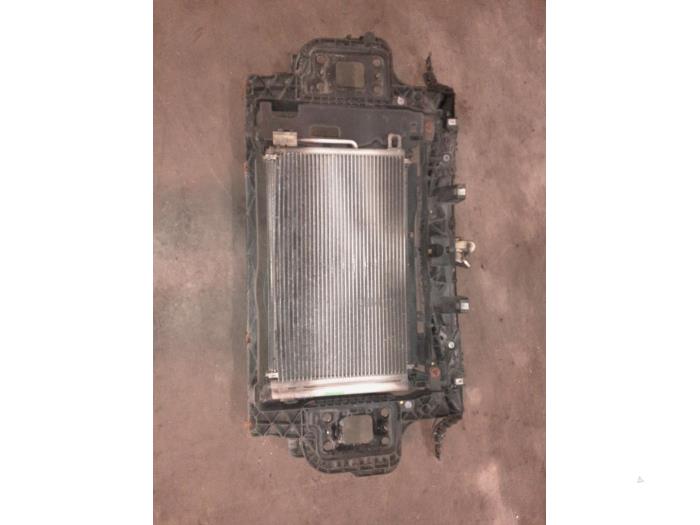 Begagnade Front Fiat Grande Punto (199) 1.4 Pris € 125,00 Marginaltabell erbjuds av A.T.S. van de Wiel