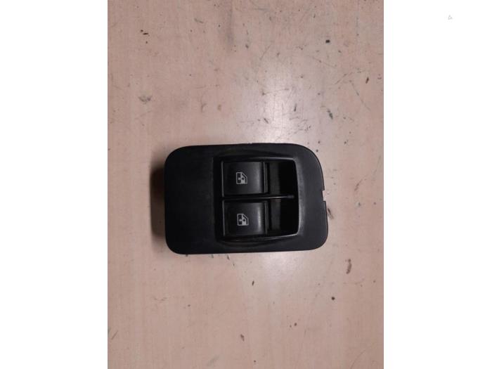 Usados Interruptor combinado de ventanillas Citroen Nemo (AA) 1.4 HDi 70 Precio € 35,00 Norma de margen ofrecido por A.T.S. van de Wiel