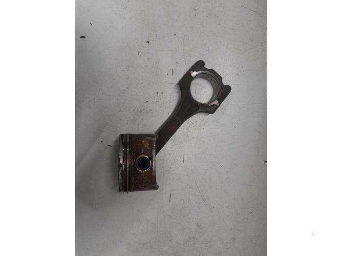 Usados Pistón Volkswagen Polo V (6R) 1.2 12V Precio € 75,00 Norma de margen ofrecido por A.T.S. van de Wiel