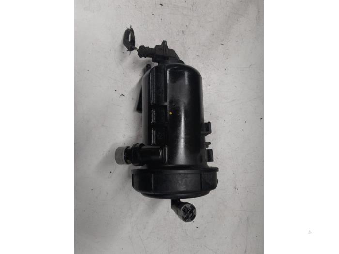 Fuel filter housing from a Peugeot Boxer (U9) 2.2 HDi 130 Euro 5 2015