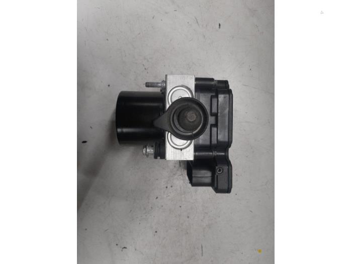 ABS pump from a Fiat 500 (312) 0.9 TwinAir 60 2017
