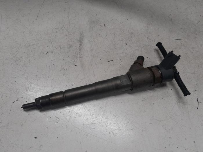 Injector (diesel) from a Fiat Ducato (250) 2.3 D 130 Multijet 2018