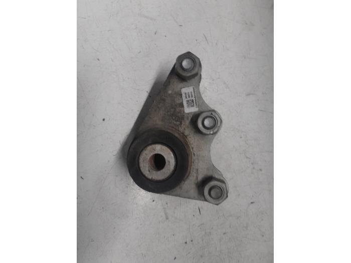 Used Engine mount Peugeot Boxer (U9) 2.0 BlueHDi 130 Price € 35,00 Margin scheme offered by A.T.S. van de Wiel