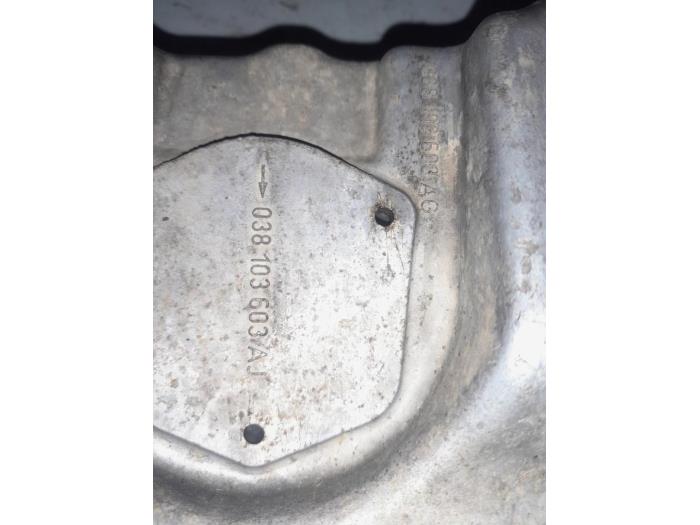 Ölwanne van een Volkswagen Caddy III (2KA,2KH,2CA,2CH) 2.0 SDI 2005
