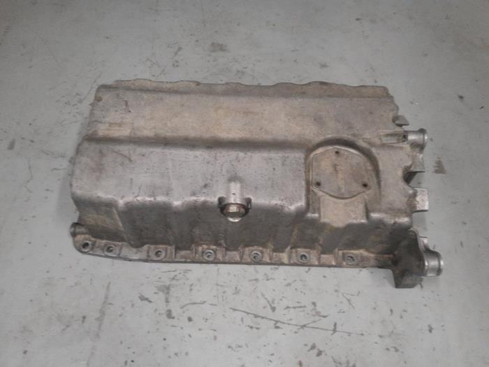 Usagé Couvercle carter Volkswagen Caddy III (2KA,2KH,2CA,2CH) 2.0 SDI Prix € 30,00 Règlement à la marge proposé par A.T.S. van de Wiel