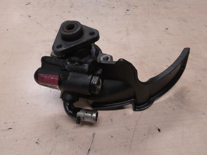 Usagé Pompe de direction Alfa Romeo 156 (932) 1.8 Twin Spark 16V Prix € 40,00 Règlement à la marge proposé par A.T.S. van de Wiel