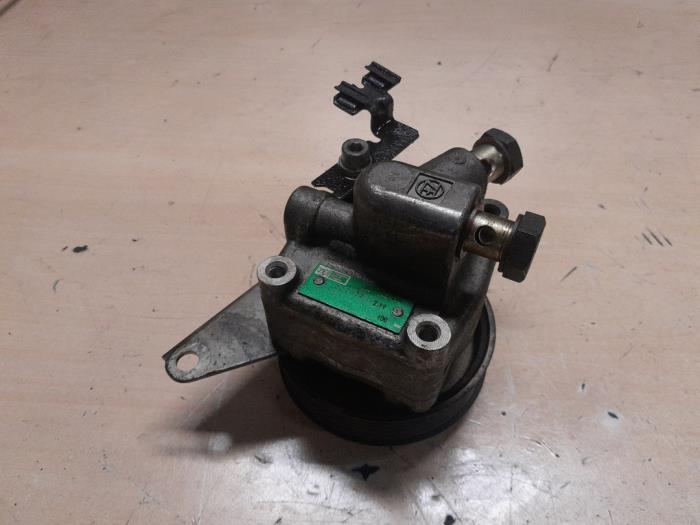 Used Power steering pump Alfa Romeo 156 Price € 60,00 Margin scheme offered by A.T.S. van de Wiel