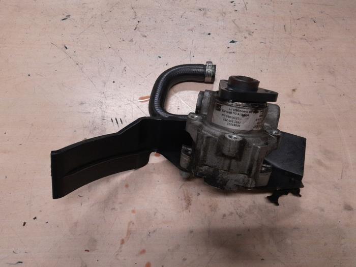 Usagé Pompe de direction Alfa Romeo 146 (930B) 1.6 Twin Spark 16V Prix € 35,00 Règlement à la marge proposé par A.T.S. van de Wiel