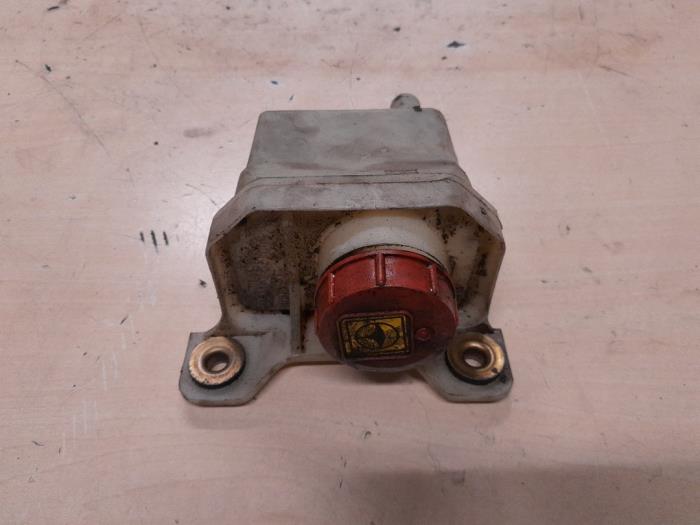Begagnade Styrservotank Alfa Romeo 156 Pris € 15,00 Marginaltabell erbjuds av A.T.S. van de Wiel