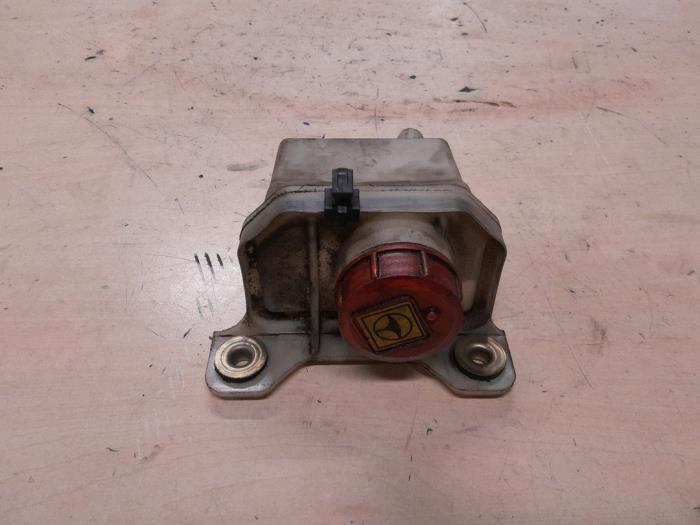 Begagnade Styrservotank Alfa Romeo 156 Pris € 15,00 Marginaltabell erbjuds av A.T.S. van de Wiel
