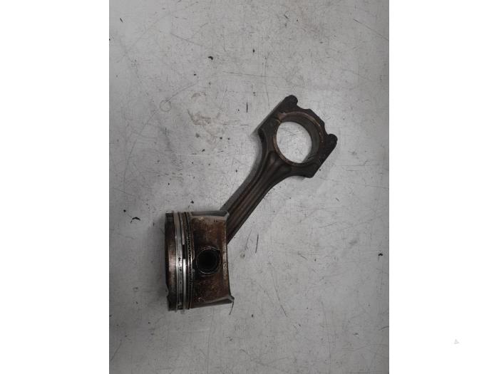 Usados Pistón Volkswagen Polo V (6R) 1.2 12V Precio € 75,00 Norma de margen ofrecido por A.T.S. van de Wiel