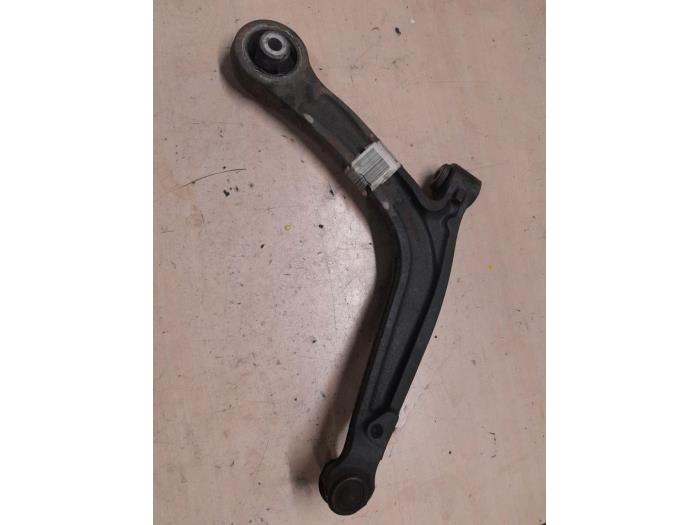 Front wishbone, left from a Fiat 500C (312) 1.2 69 2017