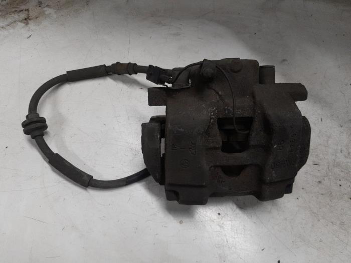 Gebrauchte Bremszange rechts vorne Alfa Romeo 159 (939AX) 2.2 JTS 16V Preis € 55,00 Margenregelung angeboten von A.T.S. van de Wiel