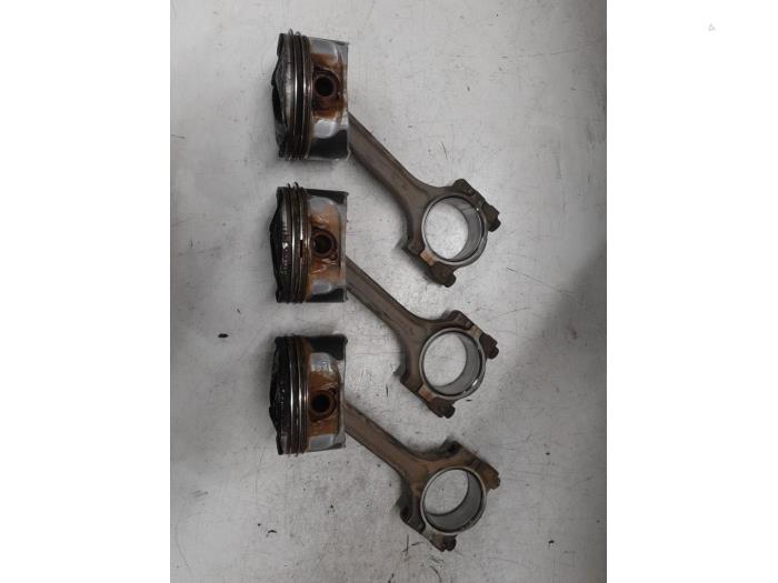 Usagé Piston Alfa Romeo 159 (939AX) 2.2 JTS 16V Prix € 185,00 Règlement à la marge proposé par A.T.S. van de Wiel