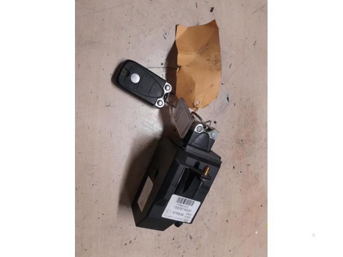 Ignition lock + key from a Alfa Romeo 159 (939AX) 2.2 JTS 16V 2007