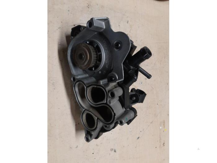 Thermostat housing from a Seat Leon (5FB) 1.4 TSI Ecomotive 16V 2015