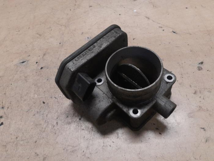 Usagé Boitier papillon Volkswagen Caddy III (2KA,2KH,2CA,2CH) 2.0 SDI Prix € 30,00 Règlement à la marge proposé par A.T.S. van de Wiel