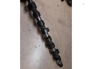 Nockenwelle van een Alfa Romeo 147 (937) 1.9 JTD 115 2004