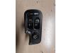 Interruptor de ventanilla eléctrica de un Alfa Romeo 147 (937), 2000 / 2010 1.9 JTD 115, Hatchback, Diesel, 1.910cc, 85kW (116pk), FWD, 937A2000, 2001-05 / 2004-09, 937AXD1A 2004
