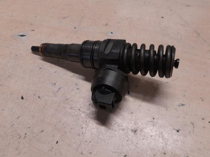 Usagé Injecteurs Volkswagen Caddy III (2KA,2KH,2CA,2CH) 2.0 SDI Prix € 145,00 Règlement à la marge proposé par A.T.S. van de Wiel