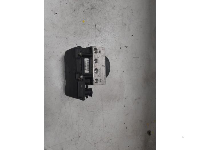 Usagé Bloc ABS Fiat Grande Punto (199) 1.2 Prix € 50,00 Règlement à la marge proposé par A.T.S. van de Wiel