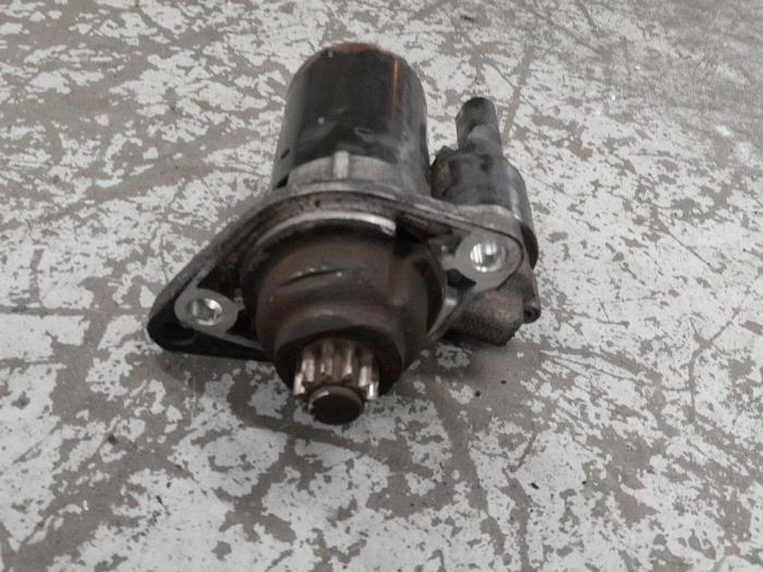 Startmotor från en Volkswagen Golf V (1K1) 2.0 FSI 16V 4Motion 2005