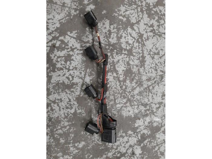 Fuel injector wires