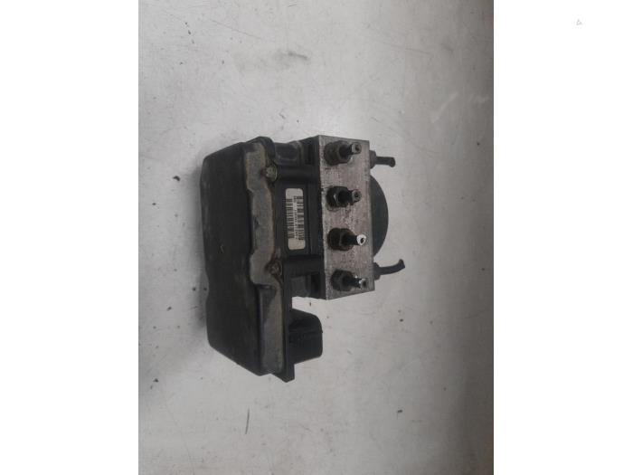 Usagé Bloc ABS Fiat Fiorino (225) 1.3 JTD 16V Multijet Prix € 50,00 Règlement à la marge proposé par A.T.S. van de Wiel