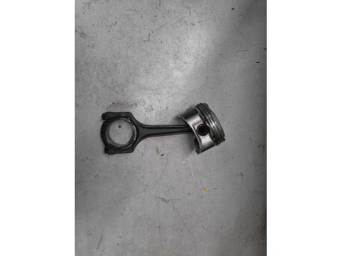 Usados Pistón Alfa Romeo MiTo (955) 1.4 16V Precio € 50,00 Norma de margen ofrecido por A.T.S. van de Wiel