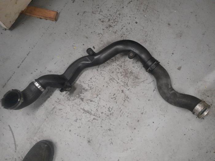 Gebrauchte Intercooler Schlauch Volkswagen Touran (1T1/T2) 1.6 Preis € 45,00 Margenregelung angeboten von A.T.S. van de Wiel