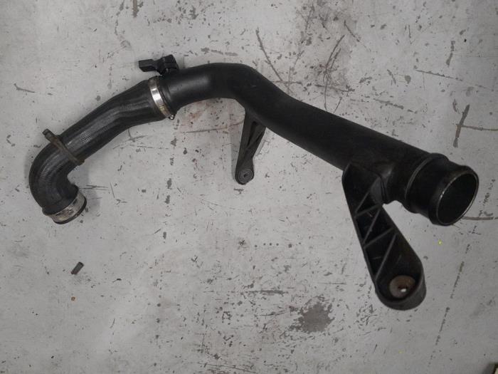 Usagé Tuyau intercooler Seat Ibiza IV SC (6J1) 1.4 TDI Prix € 30,00 Règlement à la marge proposé par A.T.S. van de Wiel