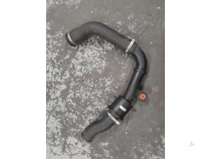 Intercooler Schlauch van een Alfa Romeo Giulietta (940) 1.4 TB 16V MultiAir 2011