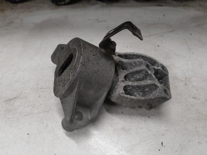Used Engine mount Opel Combo 1.3 CDTI 16V Price € 30,00 Margin scheme offered by A.T.S. van de Wiel