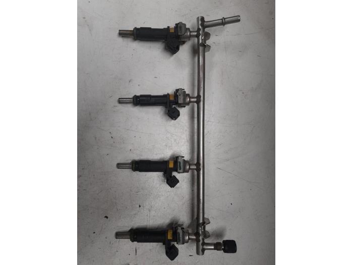 Usagé Système d'injection Alfa Romeo 159 (939AX) 1.8 MPI 16V Prix € 45,00 Règlement à la marge proposé par A.T.S. van de Wiel