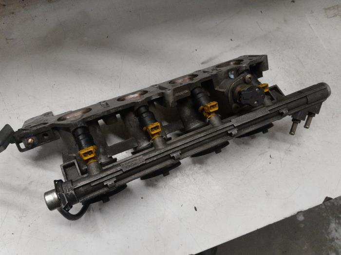Usagé Système d'injection Alfa Romeo GTV Prix € 85,00 Règlement à la marge proposé par A.T.S. van de Wiel