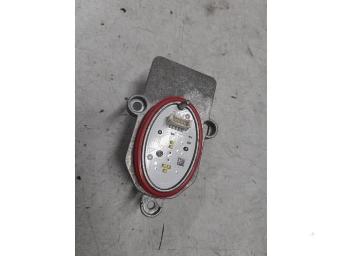 Używane Modułowy reflektor LED Alfa Romeo Stelvio (949) 2.2d 16V 160 Cena € 90,00 Procedura marży oferowane przez A.T.S. van de Wiel