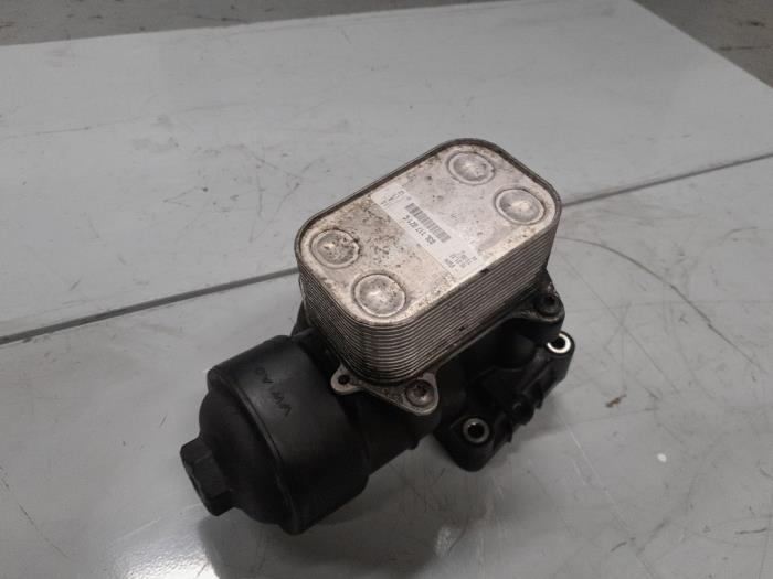 Gebrauchte Ölfiltergehäuse Volkswagen Caddy III (2KA,2KH,2CA,2CH) 1.6 TDI 16V Preis € 45,00 Margenregelung angeboten von A.T.S. van de Wiel