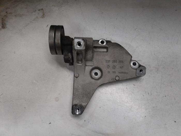 Usados Rodillo tensor correa múltiple Seat Ibiza ST (6J8) 1.2 TSI Precio € 25,00 Norma de margen ofrecido por A.T.S. van de Wiel