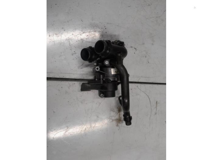 Usagé Pompe à eau Audi A4 (B8) 1.8 TFSI 16V Prix € 45,00 Règlement à la marge proposé par A.T.S. van de Wiel