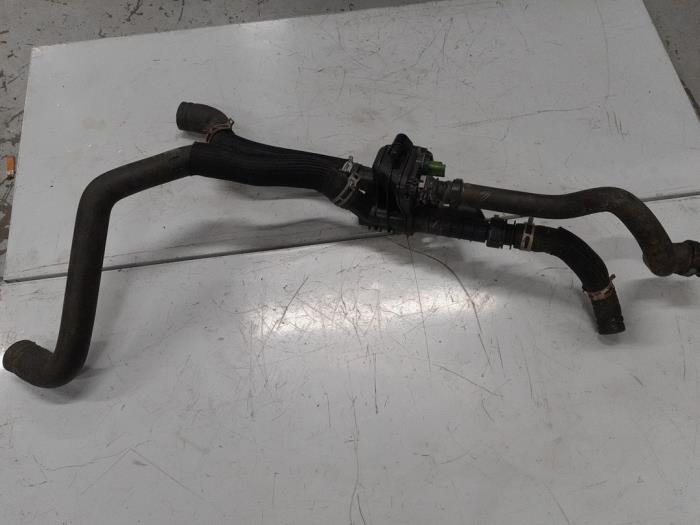 Gebrauchte Thermostatgehäuse Citroen Berlingo 1.6 HDi 90 Preis € 55,00 Margenregelung angeboten von A.T.S. van de Wiel