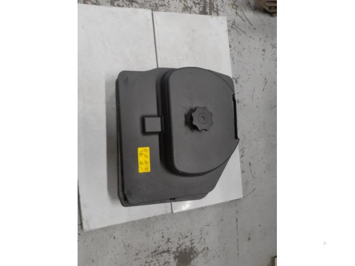 Używane Zestaw narzedzi Audi A4 (B8) 1.8 TFSI 16V Cena € 65,00 Procedura marży oferowane przez A.T.S. van de Wiel