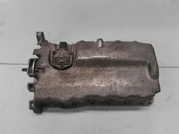 Usagé Couvercle carter Audi A3 (8P1) 1.6 Prix € 45,00 Règlement à la marge proposé par A.T.S. van de Wiel