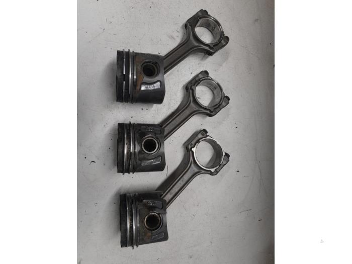 Usagé Piston Alfa Romeo MiTo (955) 1.3 JTDm 16V Prix € 180,00 Règlement à la marge proposé par A.T.S. van de Wiel